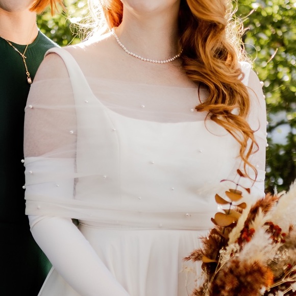 Sheer dreamy pearl shawl overlay - Picture 4 of 9